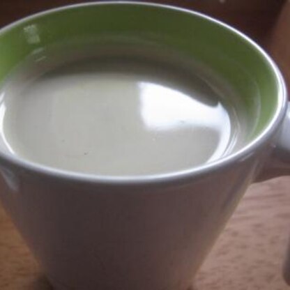 今朝のモーニングコーヒーに作りました。休日のゆったりした朝にもぴったりですね☆
普段は無糖派、牛乳少な目ですがこれは美味しい！久しぶりにたくさん牛乳飲めた（笑）